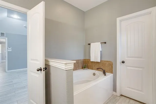 $350,000 | 621 Daniel Drive, Burleson, TX 76028