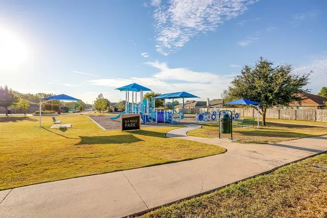 $350,000 | 621 Daniel Drive, Burleson, TX 76028