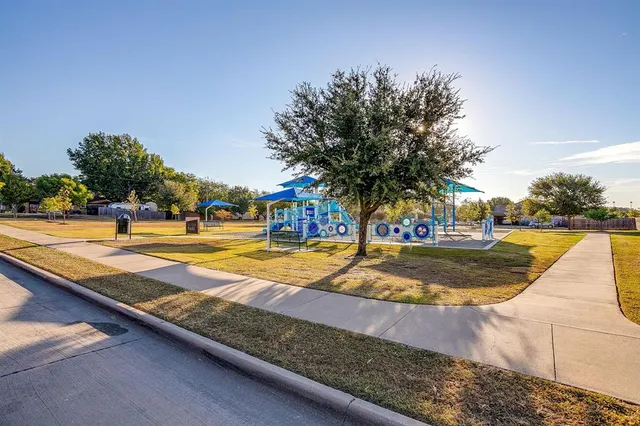 $350,000 | 621 Daniel Drive, Burleson, TX 76028