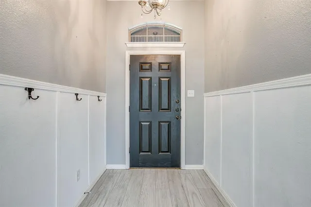 $350,000 | 621 Daniel Drive, Burleson, TX 76028