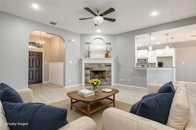 $350,000 | 621 Daniel Drive, Burleson, TX 76028