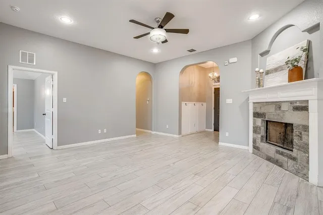 $350,000 | 621 Daniel Drive, Burleson, TX 76028