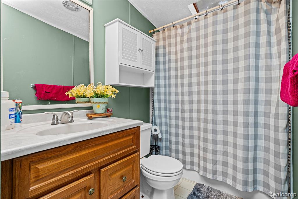 8460 Fish Lake Road Holly, MI 48442 - Photo 26 of 47