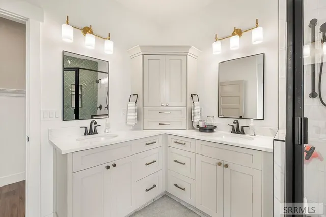 $799,950 | 3060 East 670 North, Roberts, ID 83444