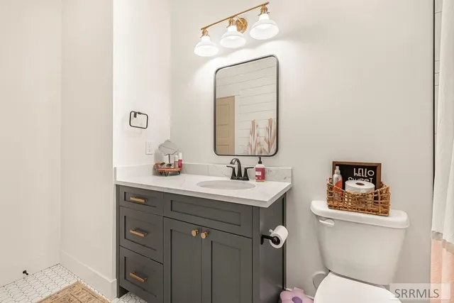 $799,950 | 3060 East 670 North, Roberts, ID 83444