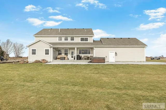 $799,950 | 3060 East 670 North, Roberts, ID 83444