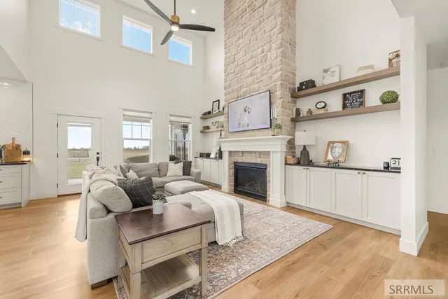 $799,950 | 3060 East 670 North, Roberts, ID 83444