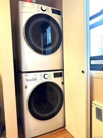 a close up view of washer and dryer