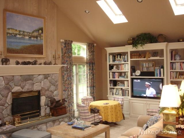 65 Lothrop Road Grosse Pointe Farms, MI 48236 - Photo 9 of 22