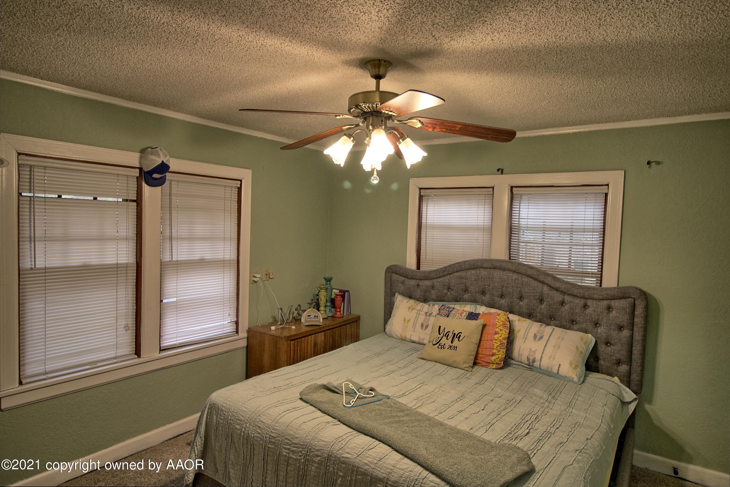 402 South Colgate Street Perryton, TX 79070 - Photo 10 of 24 402 bedroom