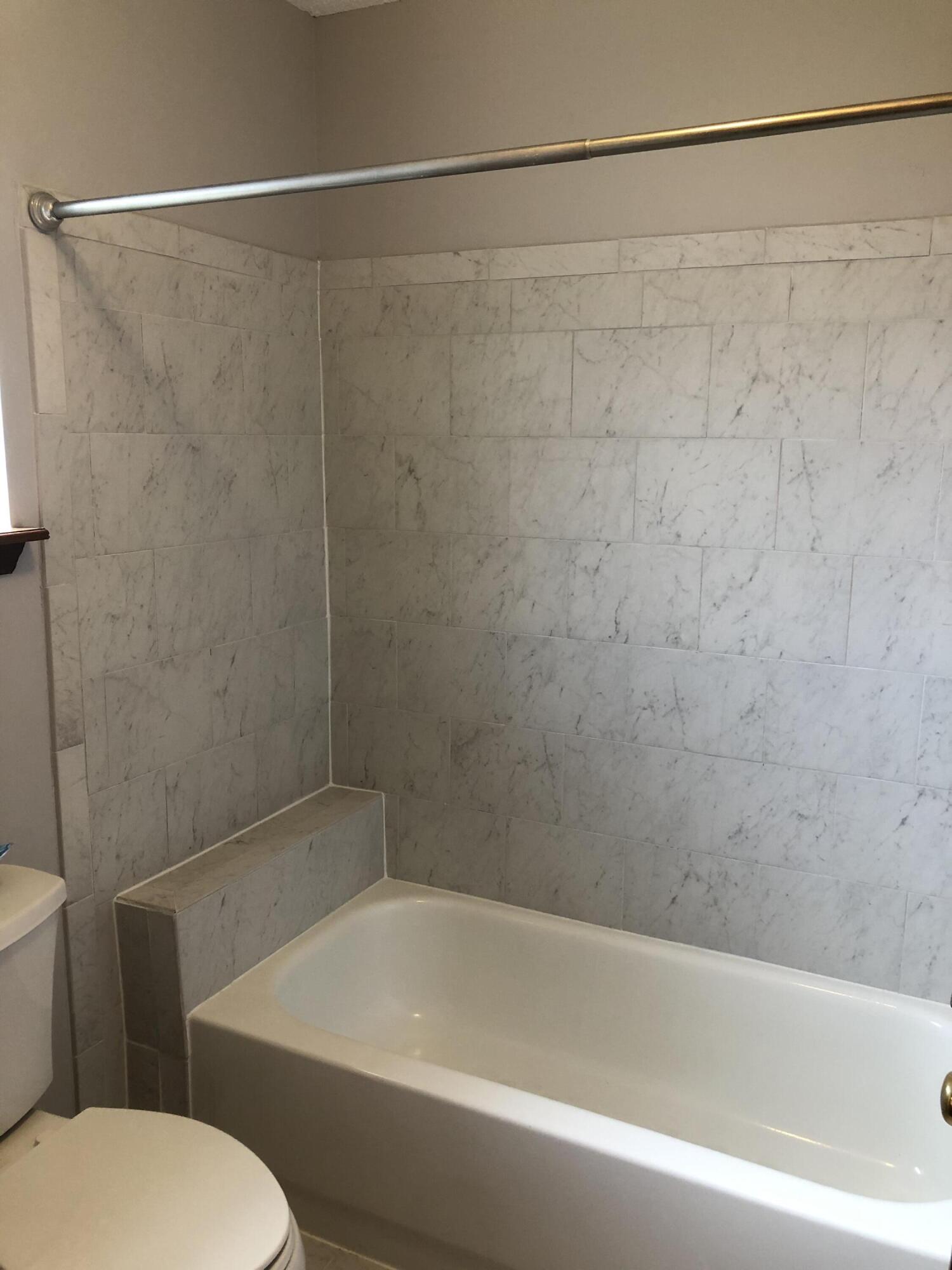 8 Holly Road Crestview, FL 32539 - Photo 11 of 22 Master Bath
