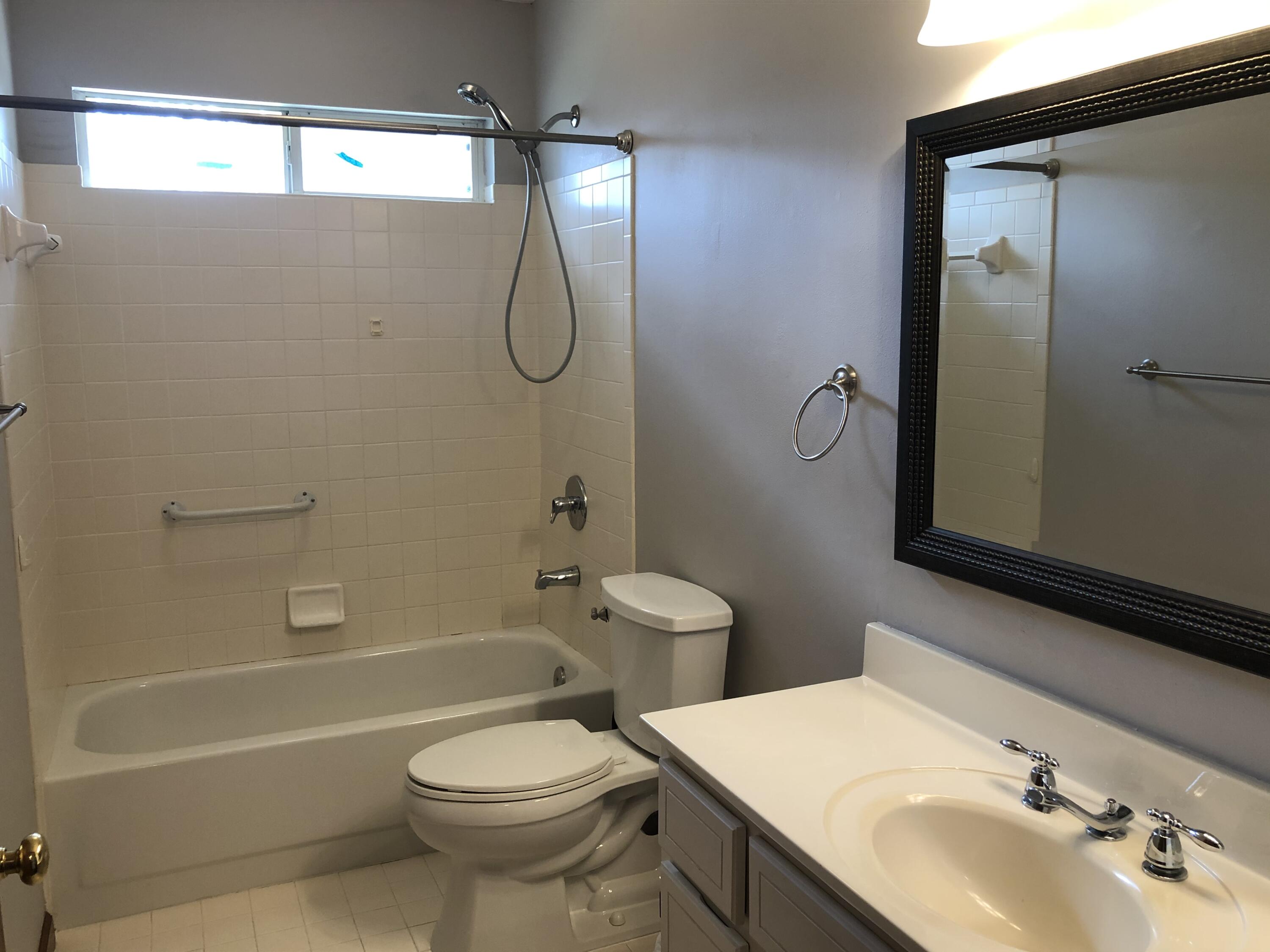 8 Holly Road Crestview, FL 32539 - Photo 15 of 22 Additional Bath