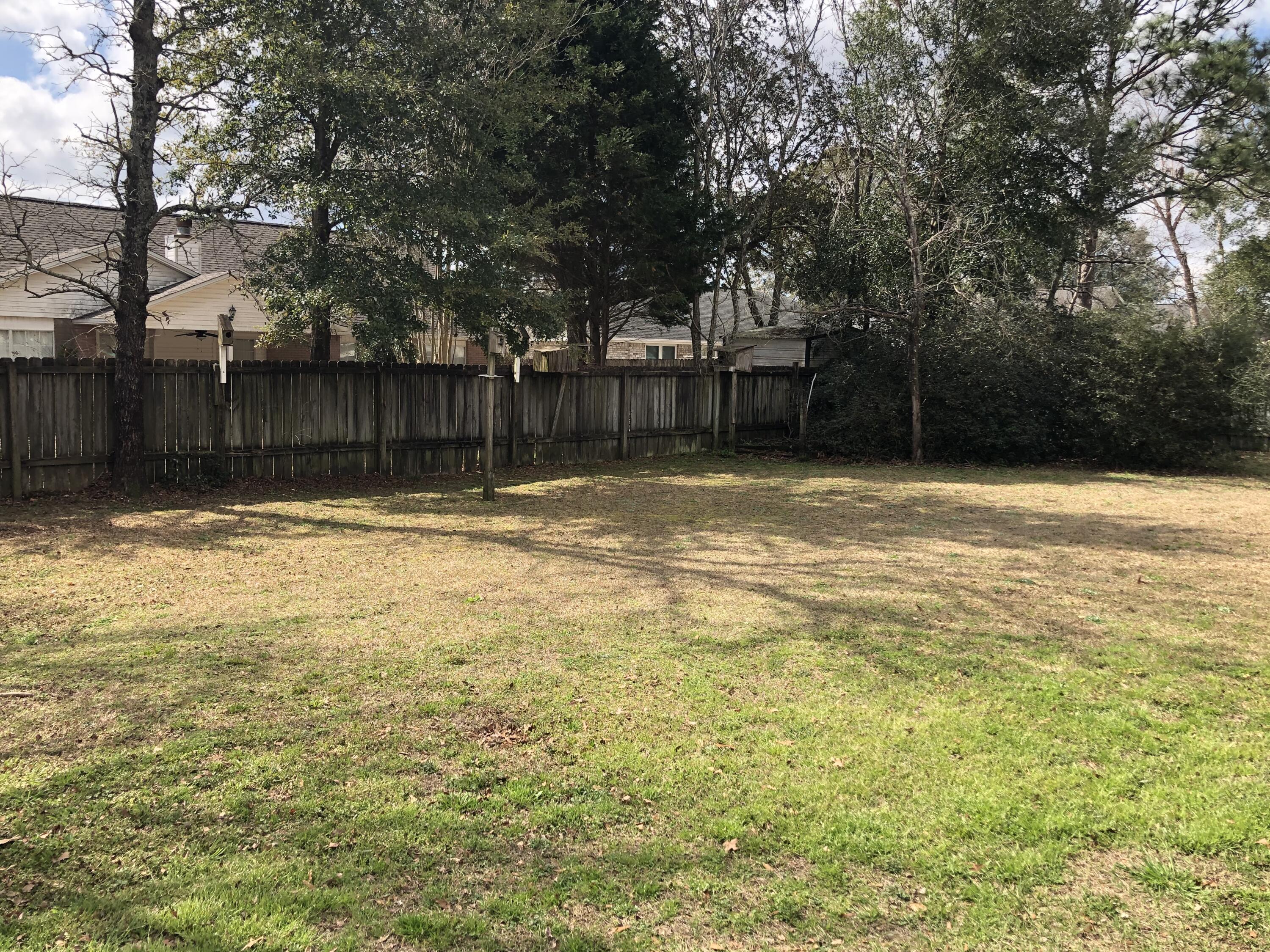 8 Holly Road Crestview, FL 32539 - Photo 20 of 22 Back Yard