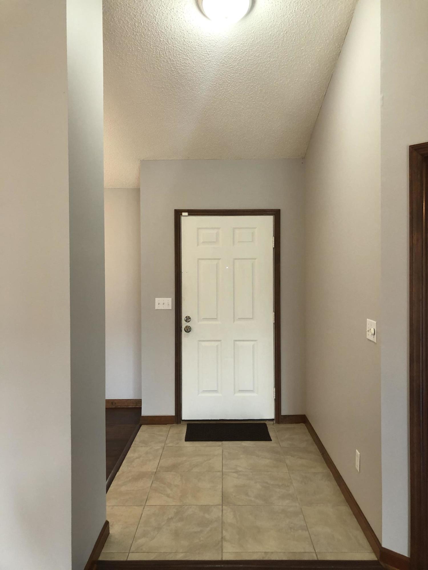 8 Holly Road Crestview, FL 32539 - Photo 4 of 22 Foyer