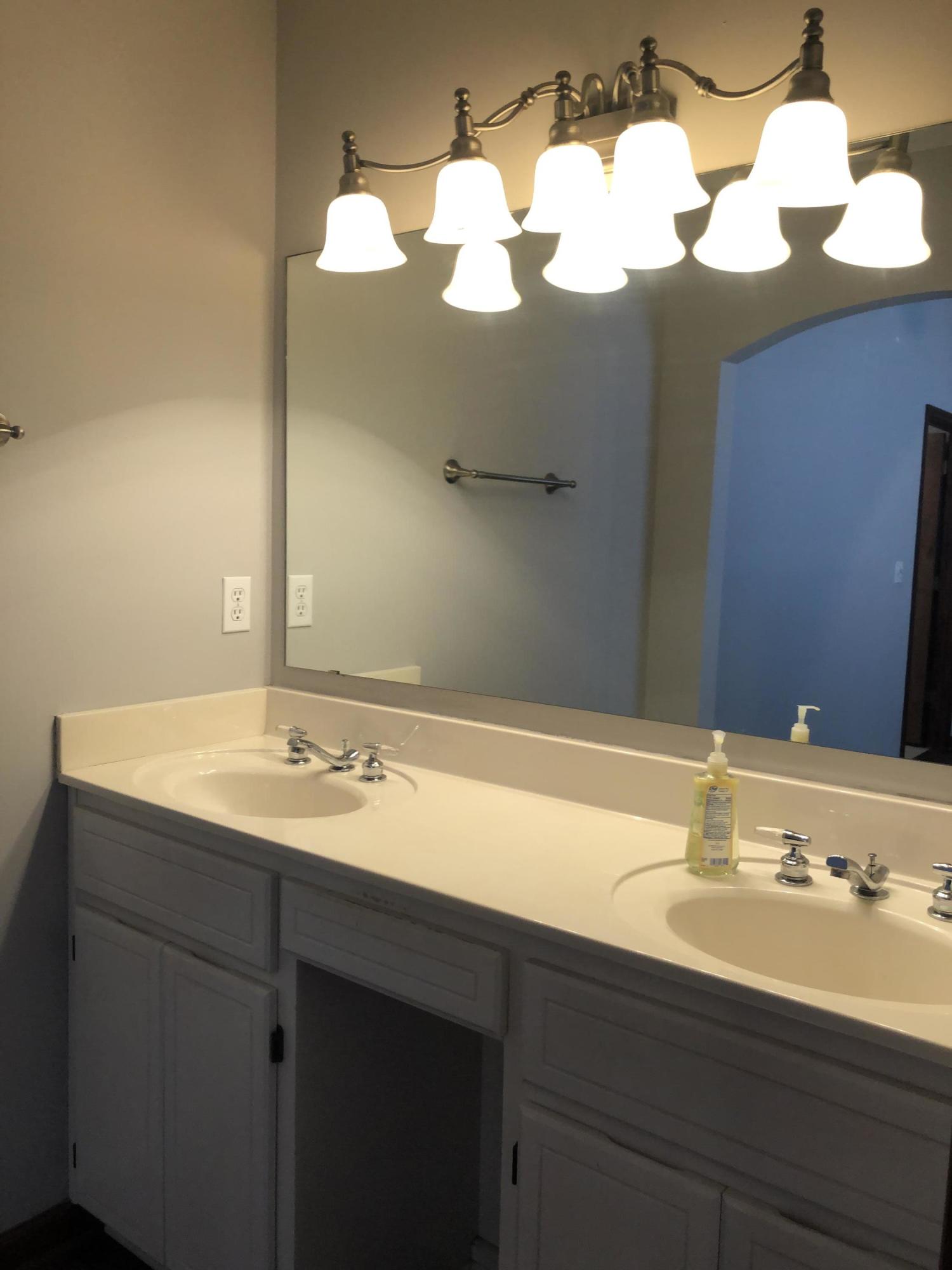 8 Holly Road Crestview, FL 32539 - Photo 10 of 22 Master Bath