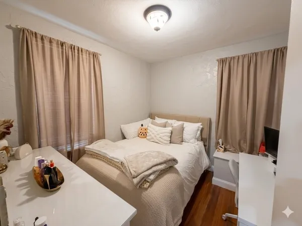 $3,600 | 35 Charter Street, Unit 2, Boston, MA 02113