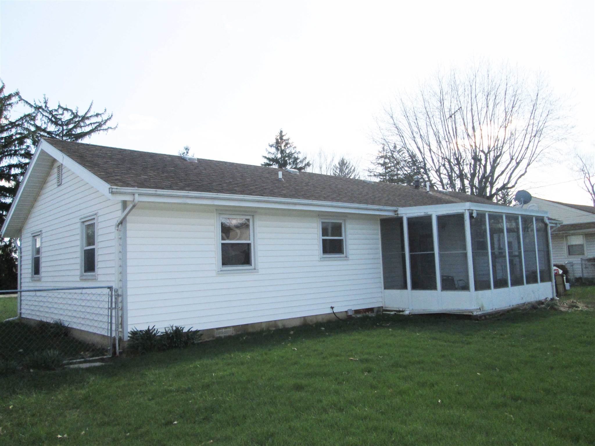 4704 West Petty Road Muncie, IN 47304 - Photo 3 of 14
