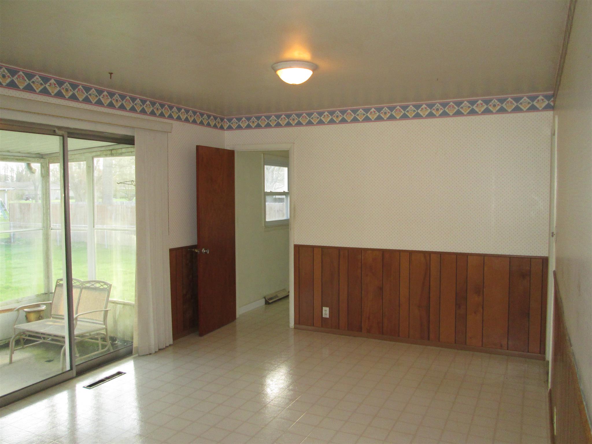 4704 West Petty Road Muncie, IN 47304 - Photo 7 of 14