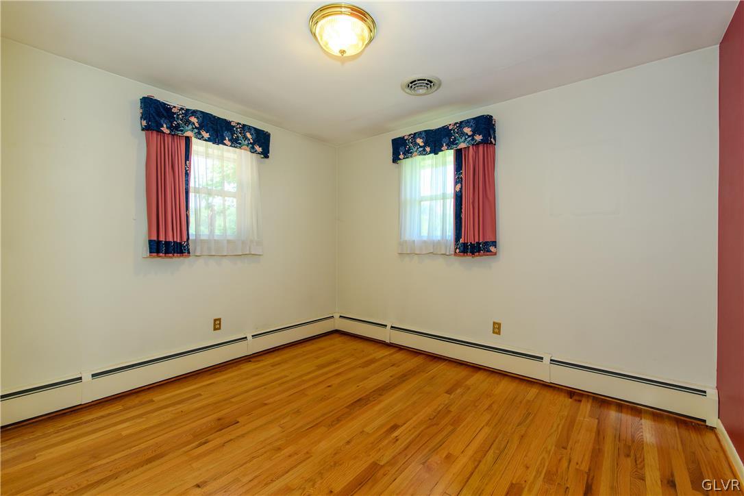 405 Moorestown Drive Bath, PA 18014 - Photo 15 of 50