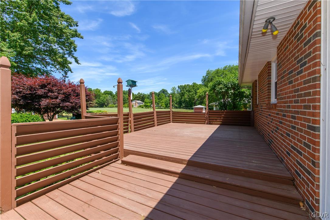 405 Moorestown Drive Bath, PA 18014 - Photo 36 of 50