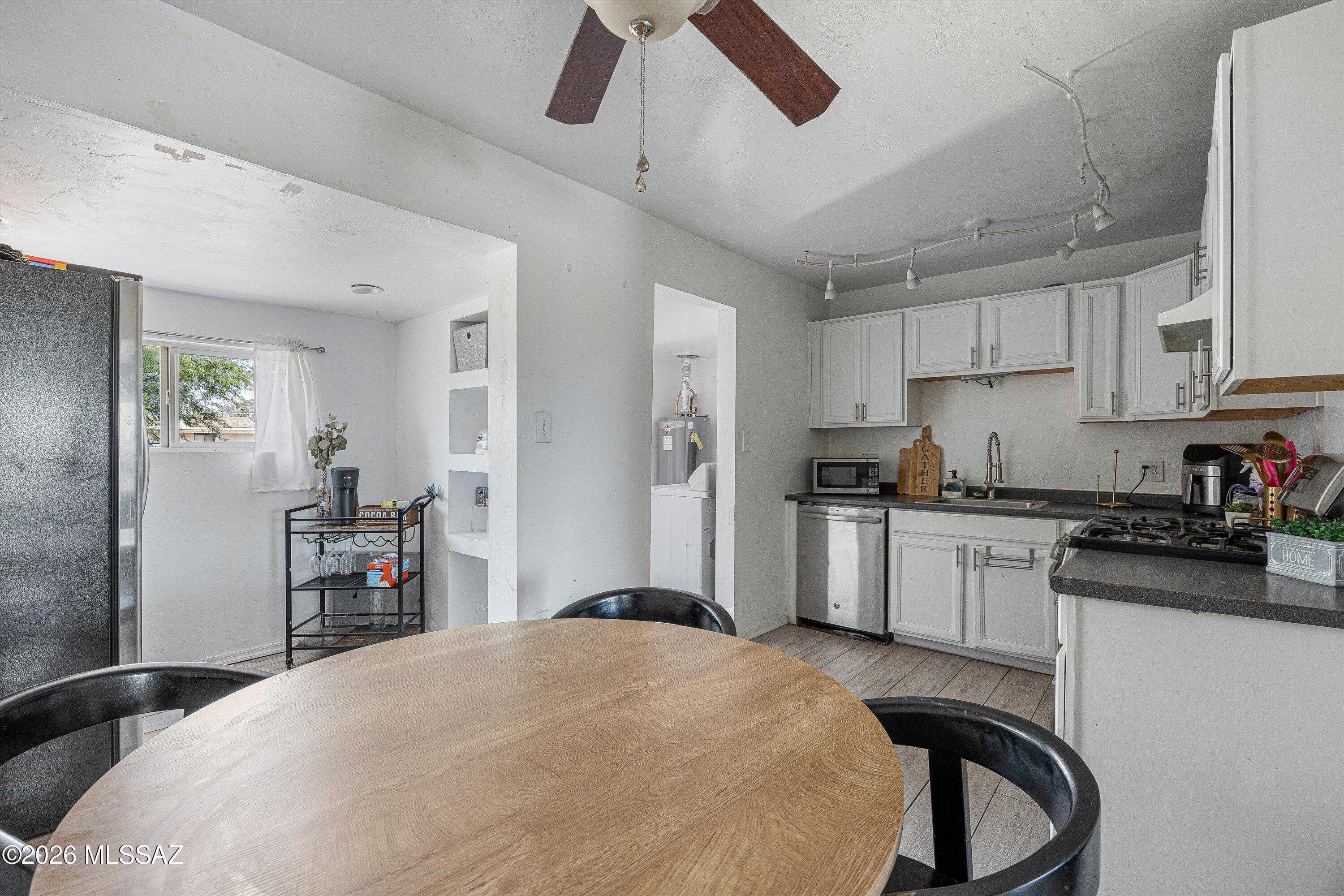 3321 East Silverlake Road Tucson, AZ 85713 - Photo 14 of 28 Dining Area