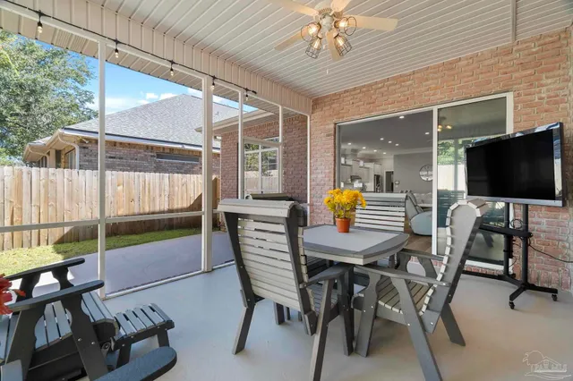 $450,000 | 4062 Oak Pointe Drive, Gulf Breeze, FL 32563