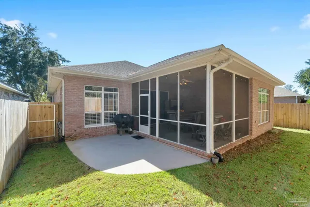 $450,000 | 4062 Oak Pointe Drive, Gulf Breeze, FL 32563