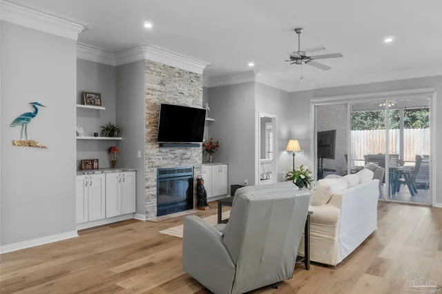 $450,000 | 4062 Oak Pointe Drive, Gulf Breeze, FL 32563