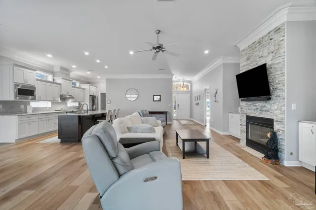 $450,000 | 4062 Oak Pointe Drive, Gulf Breeze, FL 32563