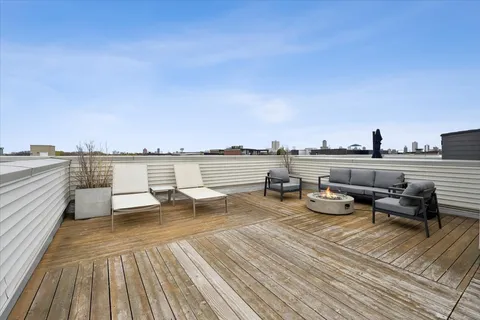 $749,990 | 1423 West Belmont Avenue, Unit 4, Chicago, IL 60657