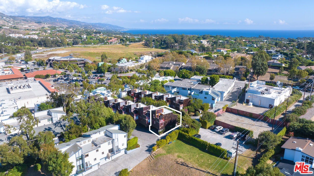 29235 Heathercliff Road, Unit 6 Malibu, CA 90265 - Photo 3 of 24