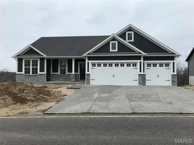 $419,900 | 1694 Scenic Drive, Festus, MO 63028