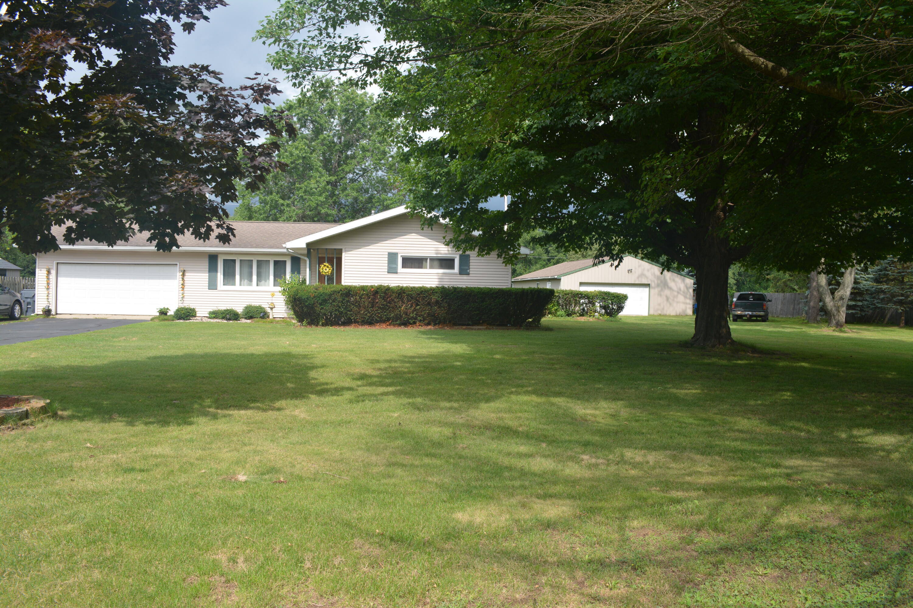 12064 South Sprinkle Road Vicksburg, MI 49097 - Photo 2 of 25 DSC_1812