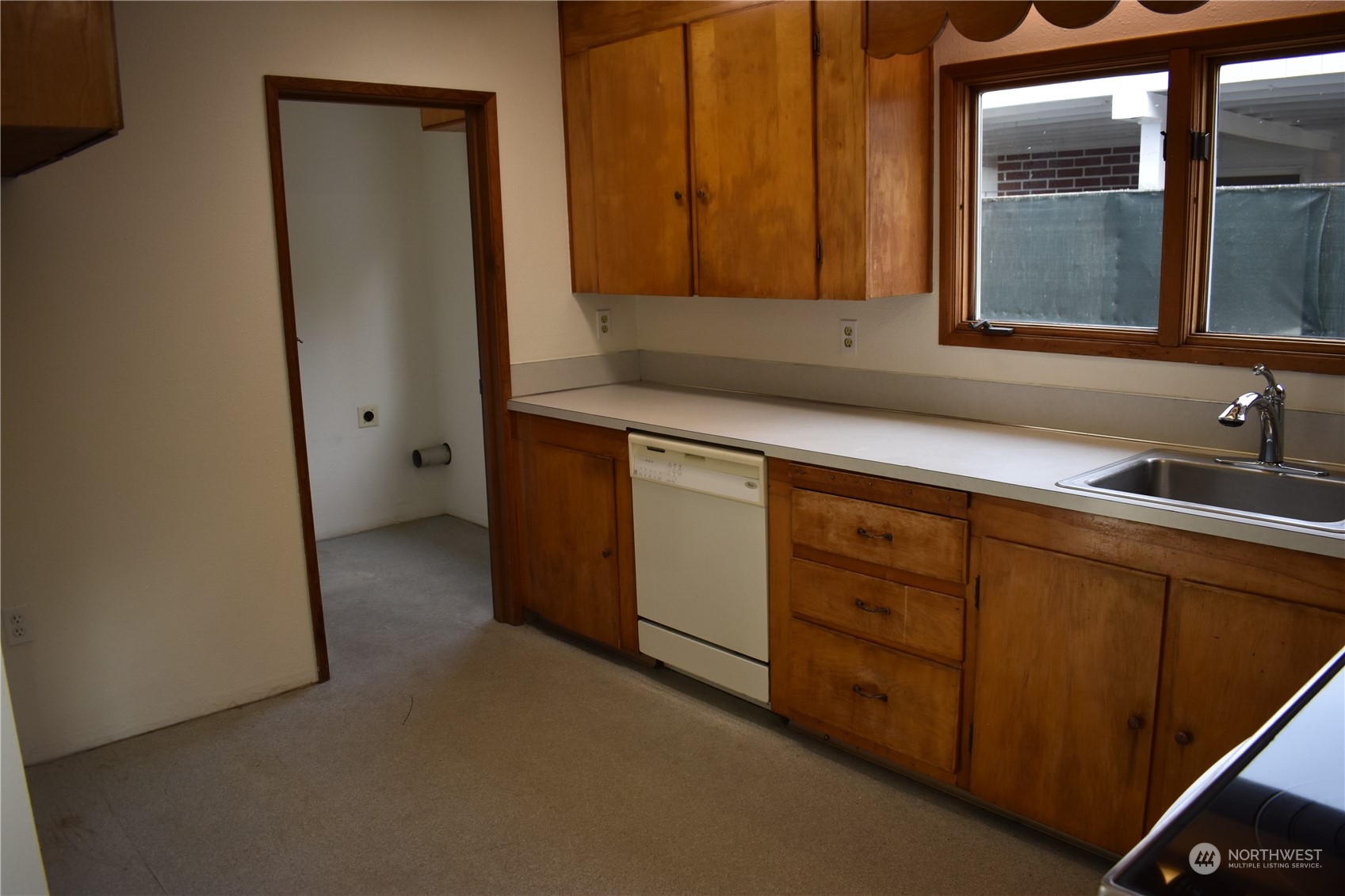 640 Ferndale Place Northeast Renton, WA 98056 - Photo 5 of 16 Gallery Image 5