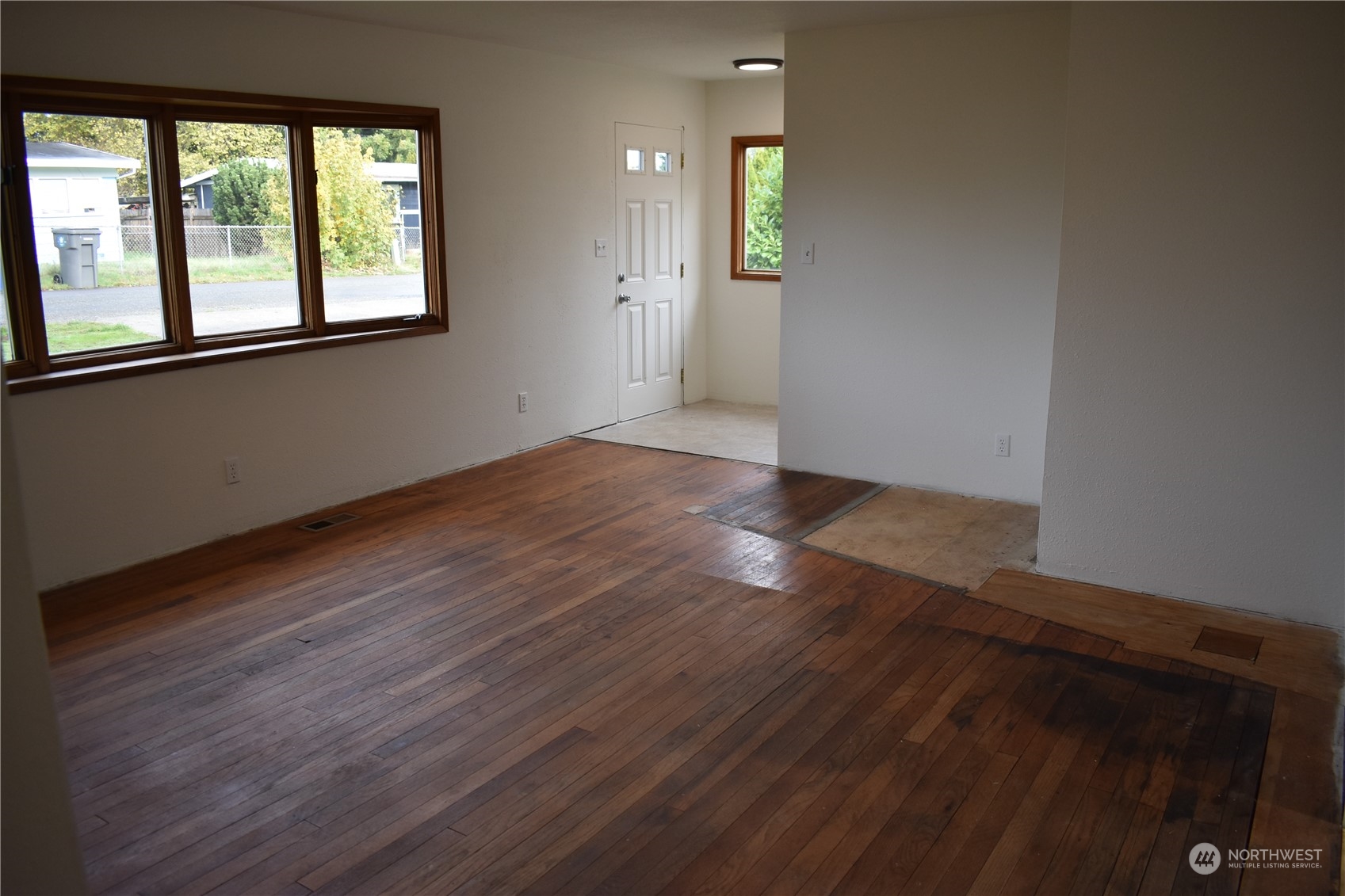 640 Ferndale Place Northeast Renton, WA 98056 - Photo 9 of 16 Gallery Image 9