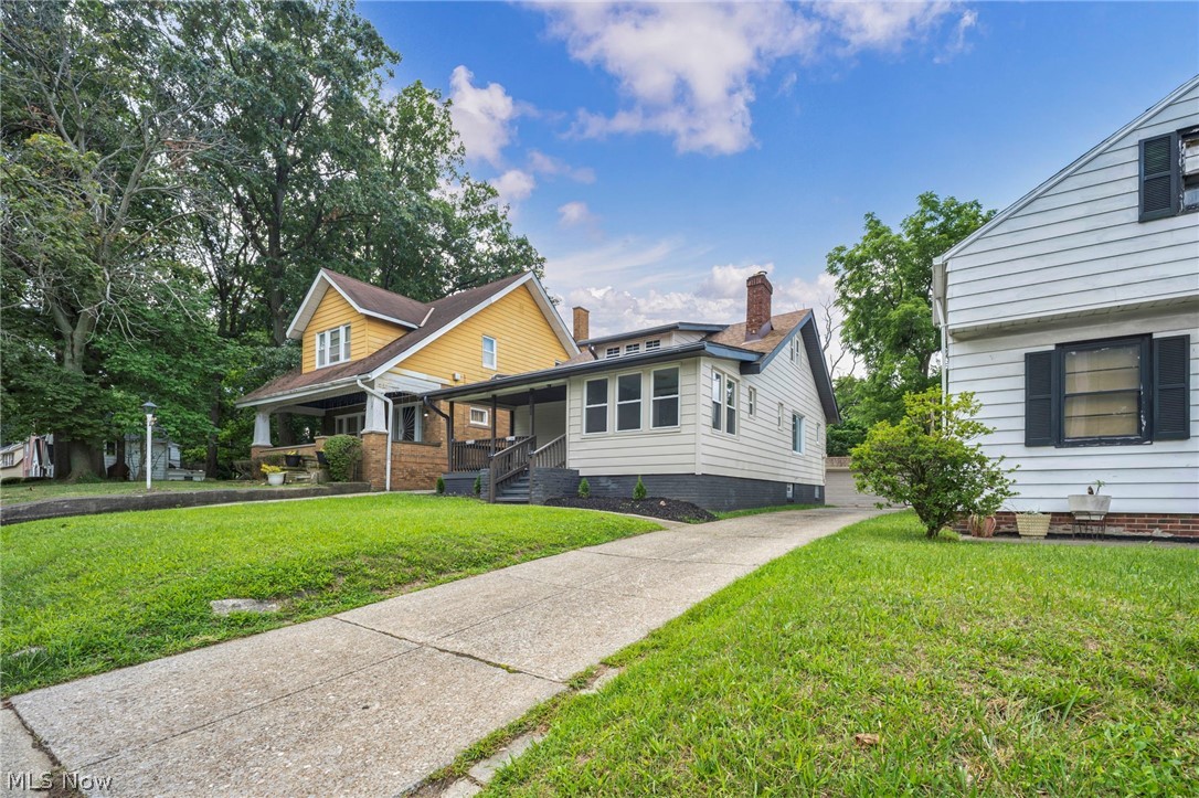 1982 Reyburn Road Cleveland, OH 44112 - Photo 3 of 50 Gallery Image 3