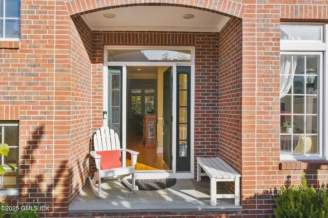 a view of entryway door of the house
