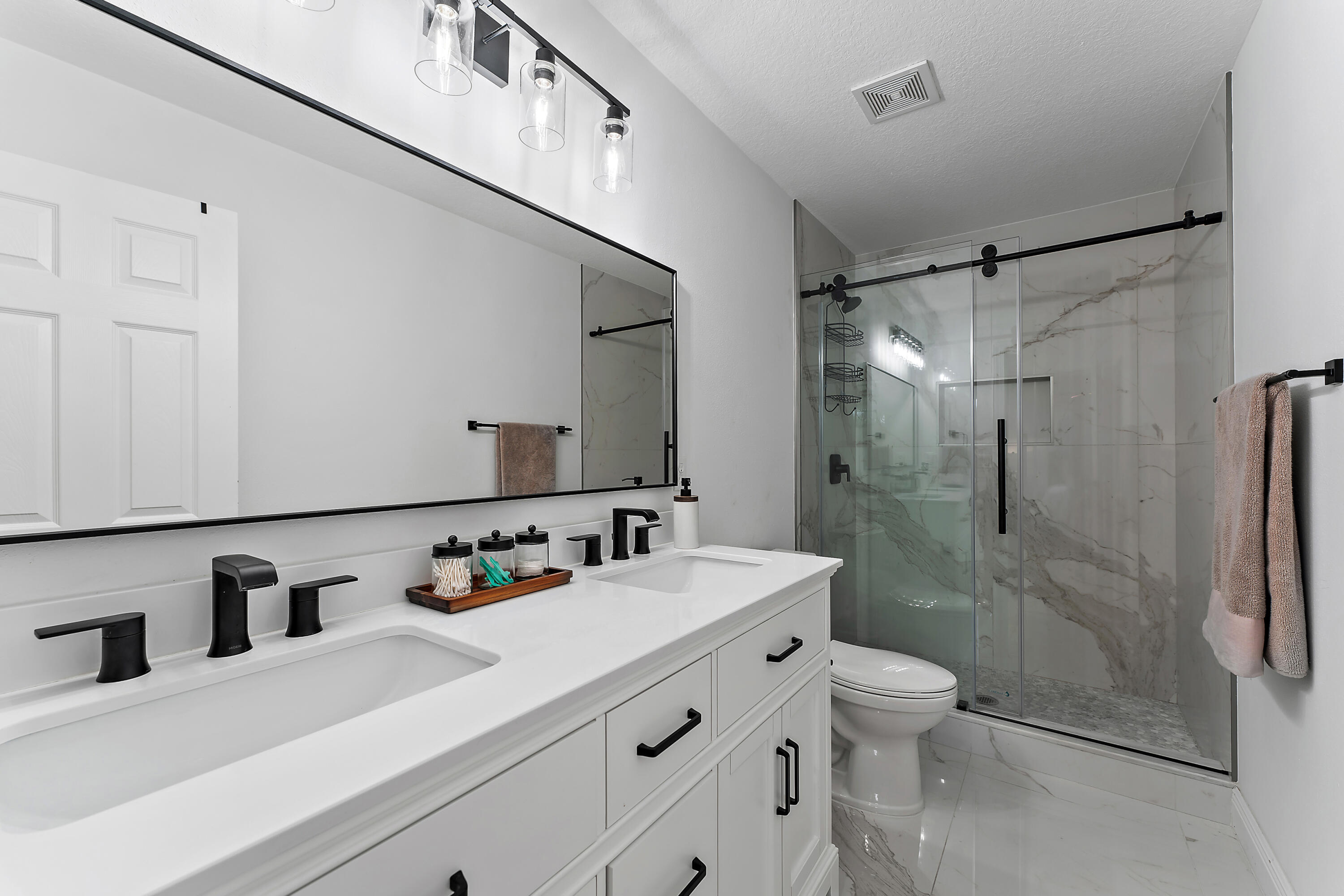 5338 Southeast Mitchell Lane Stuart, FL 34997 - Photo 11 of 18 029-5338SEMitchellLn-Stuart-FULL