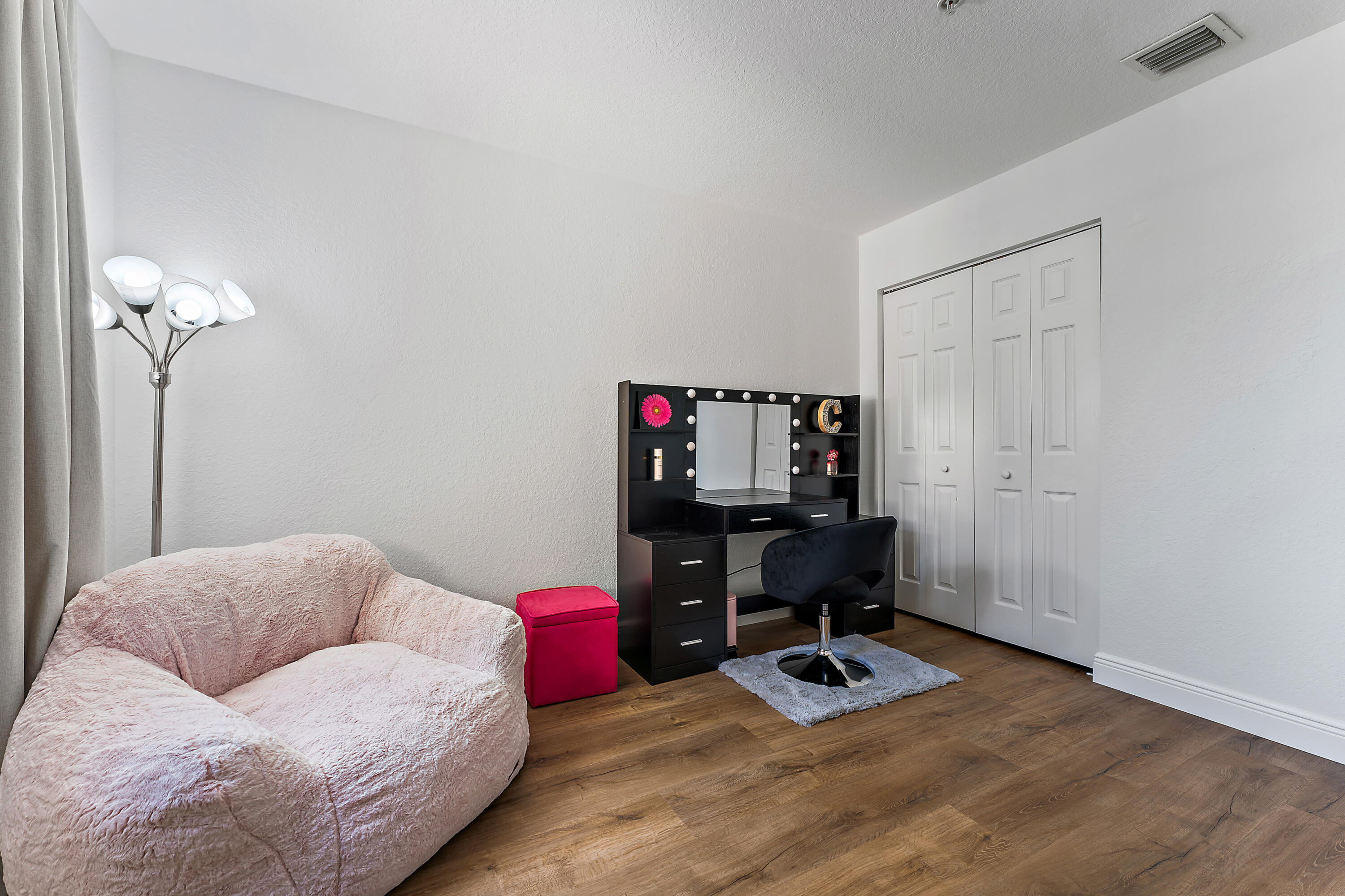 5338 Southeast Mitchell Lane Stuart, FL 34997 - Photo 12 of 18 032-5338SEMitchellLn-Stuart-FULL