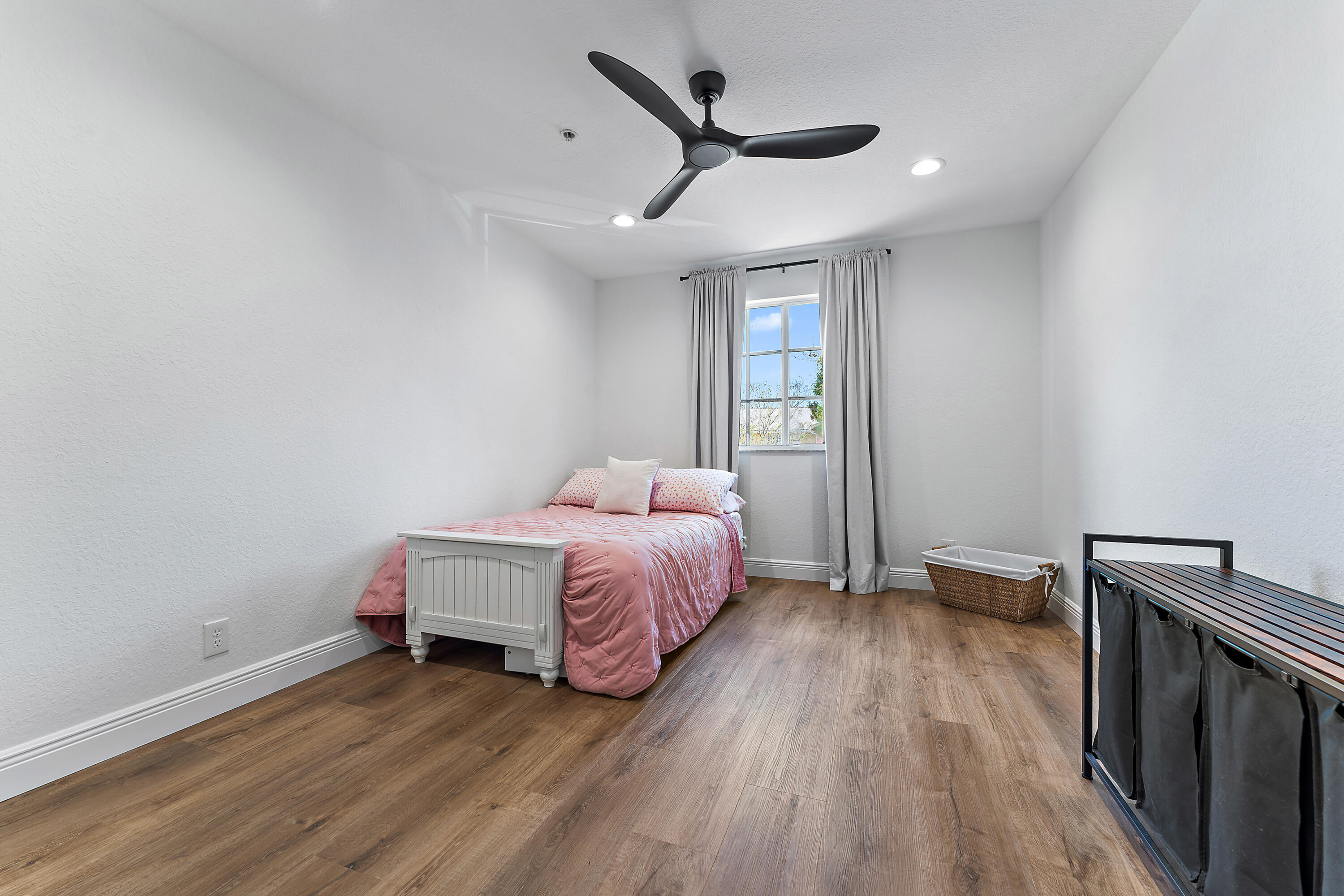 5338 Southeast Mitchell Lane Stuart, FL 34997 - Photo 15 of 18 035-5338SEMitchellLn-Stuart-FULL