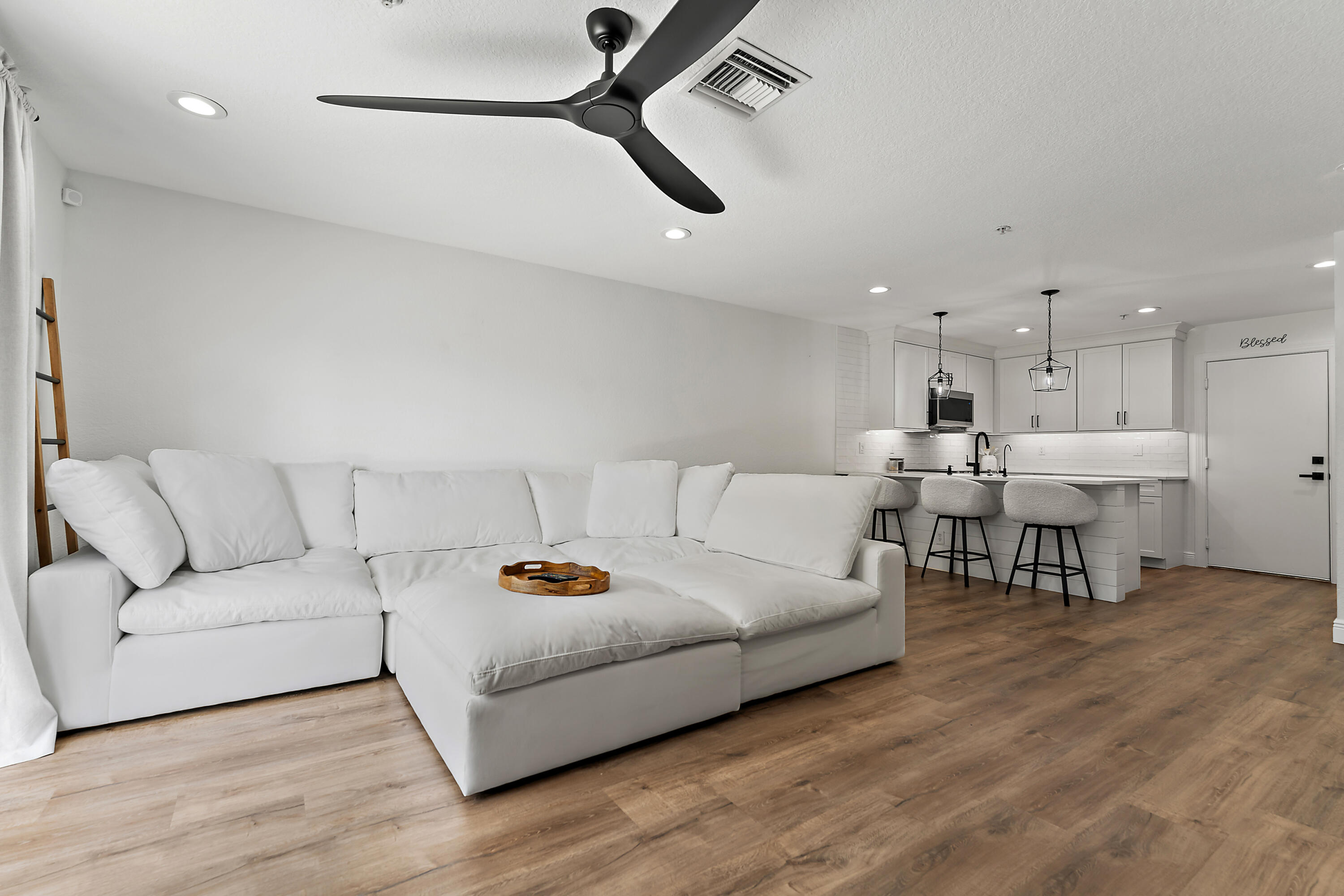 5338 Southeast Mitchell Lane Stuart, FL 34997 - Photo 7 of 18 012-5338SEMitchellLn-Stuart-FULL