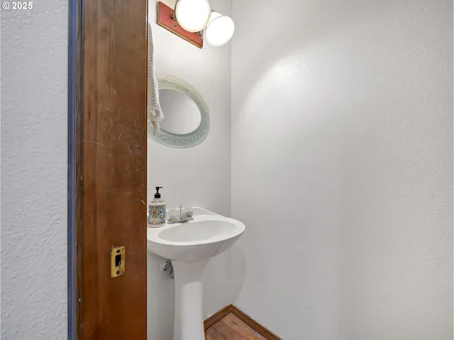 $524,800 | 2568 Southwest Orchard Court, Gresham, OR 97080