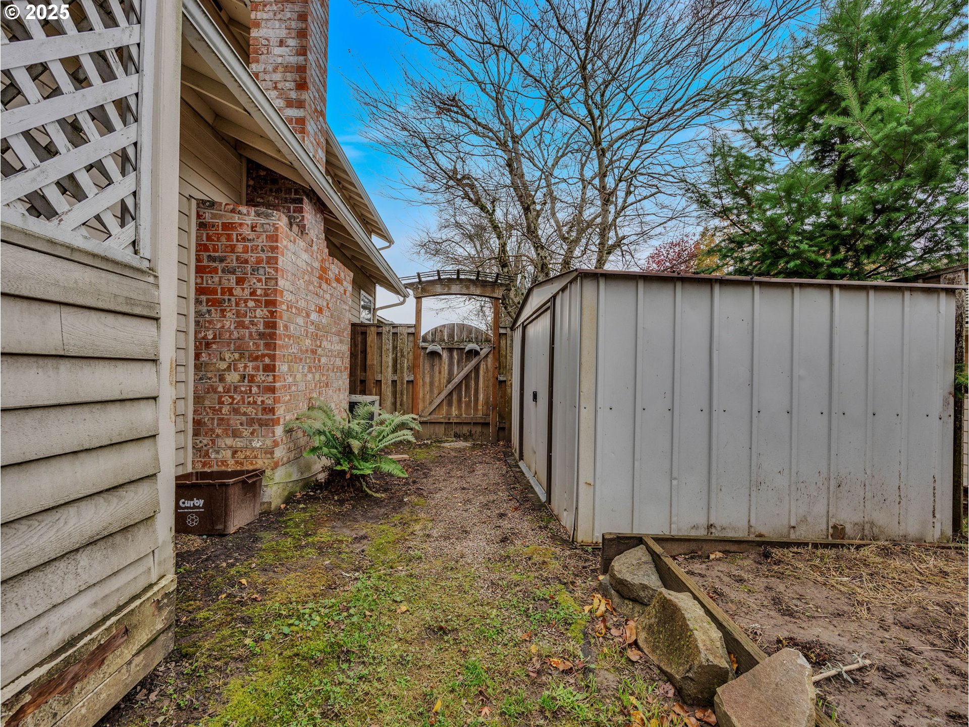2568 Southwest Orchard Court Gresham, OR 97080 - Photo 42 of 46 a backyard of a house