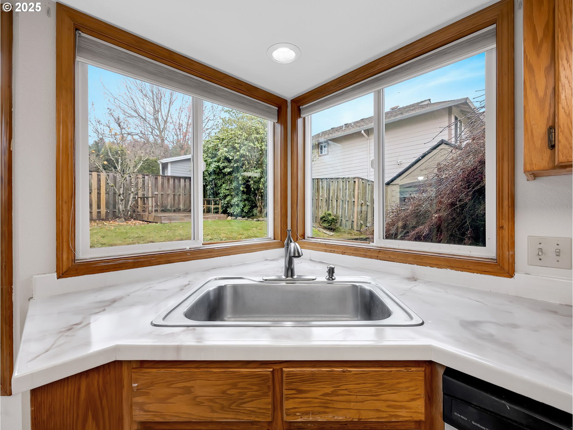 2568 Southwest Orchard Court Gresham, OR 97080 - Photo 9 of 46