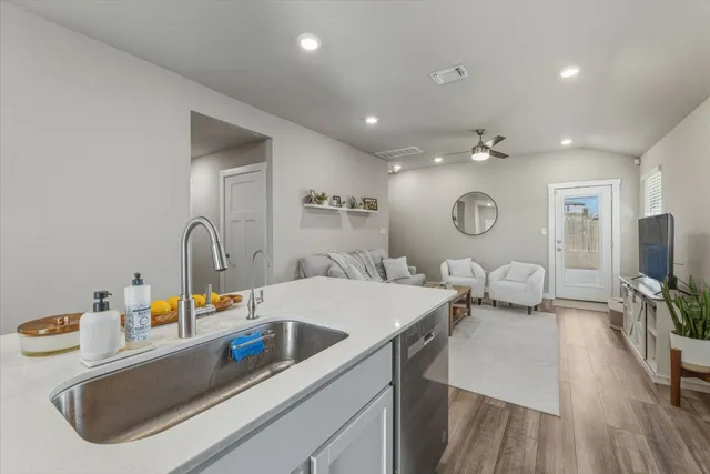 $1,850 | 1129 Tipton Street, Georgetown, TX 78633