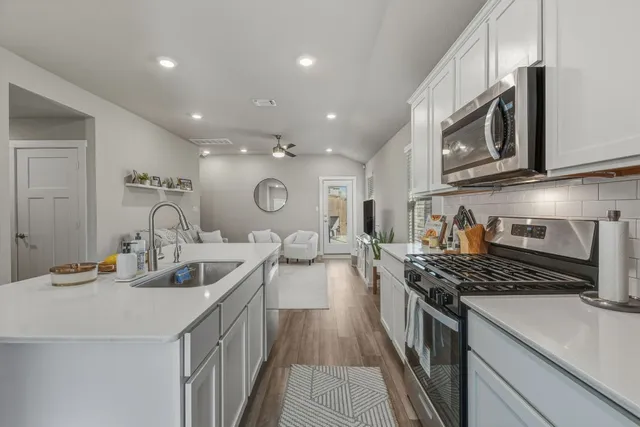 $1,850 | 1129 Tipton Street, Georgetown, TX 78633