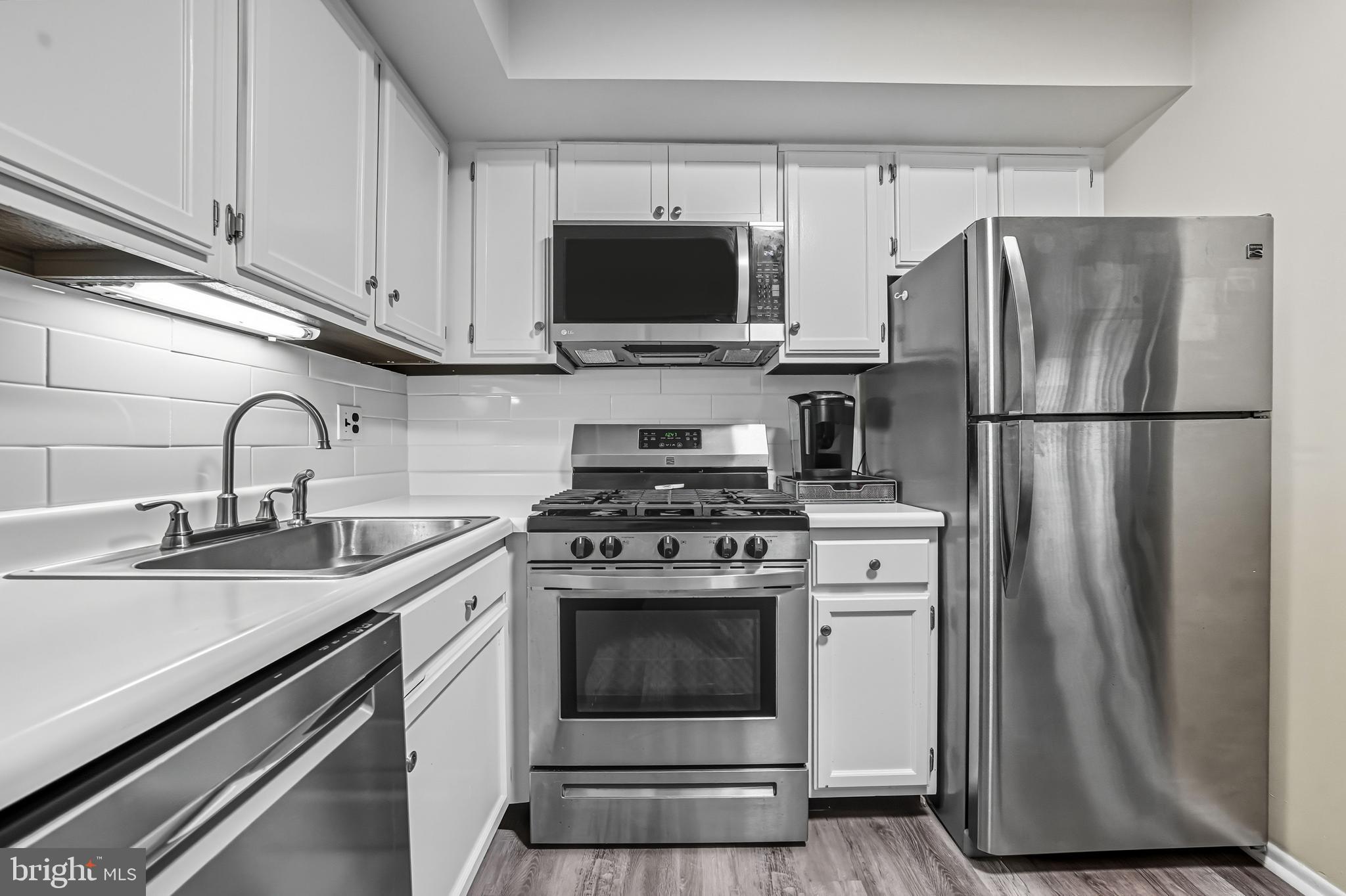 1505 Painters Crossing, Unit 1505 Chadds Ford, PA 19317 - Photo 13 of 32 Kitchen