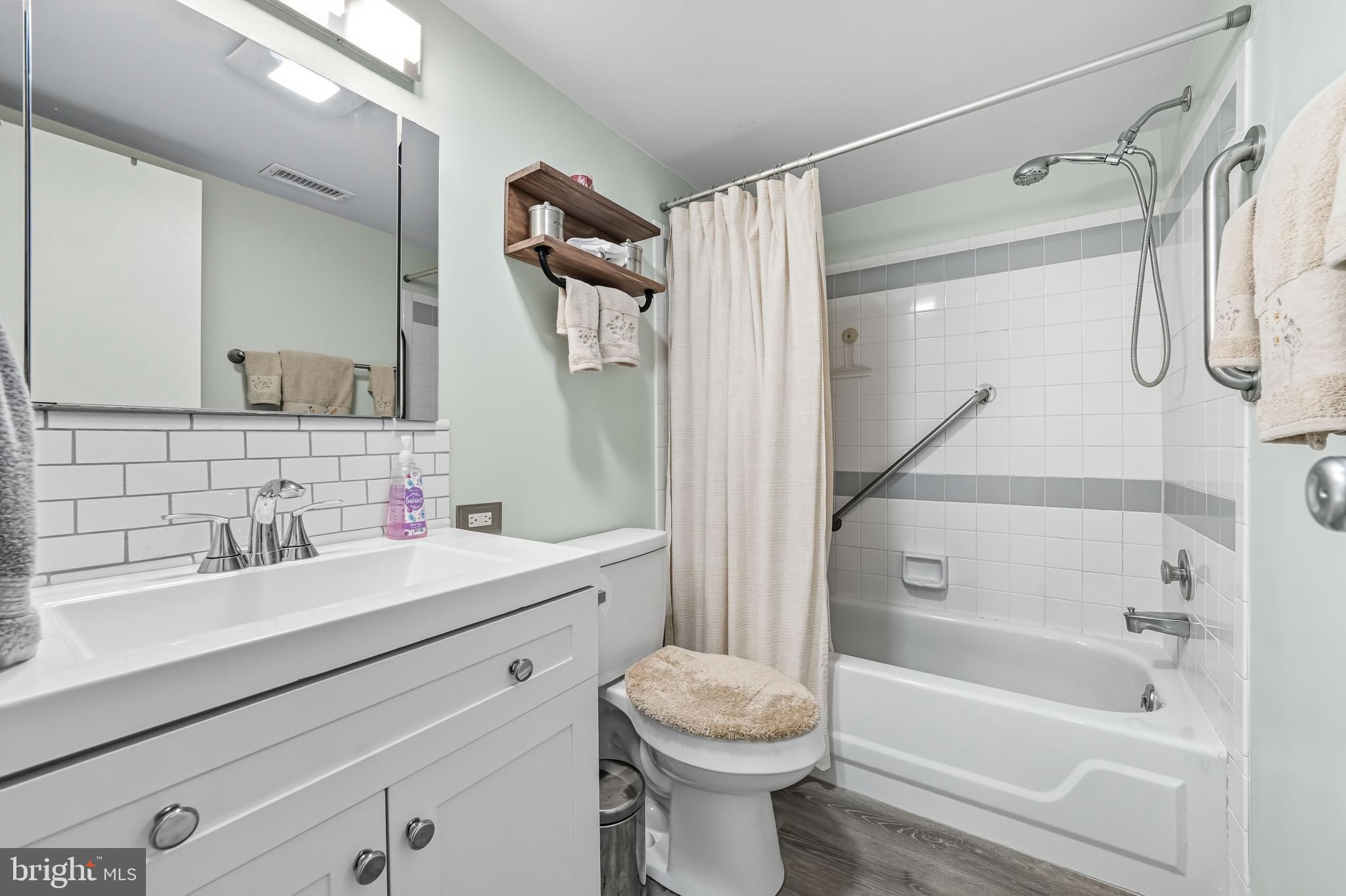 1505 Painters Crossing, Unit 1505 Chadds Ford, PA 19317 - Photo 19 of 32 Primary bathroom