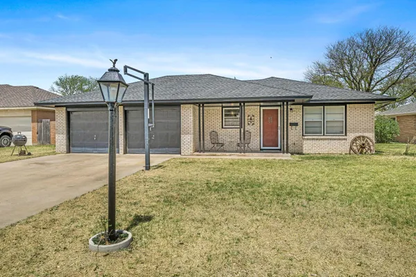 $230,000 | 2513 10th Avenue, Canyon, TX 79015