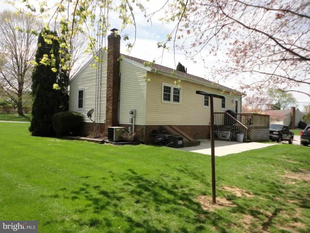 10 Stevens Street Hanover, PA 17331 - Photo 3 of 26